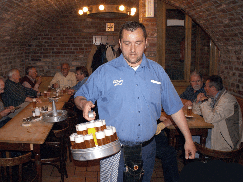 serveur-biere-kolsch